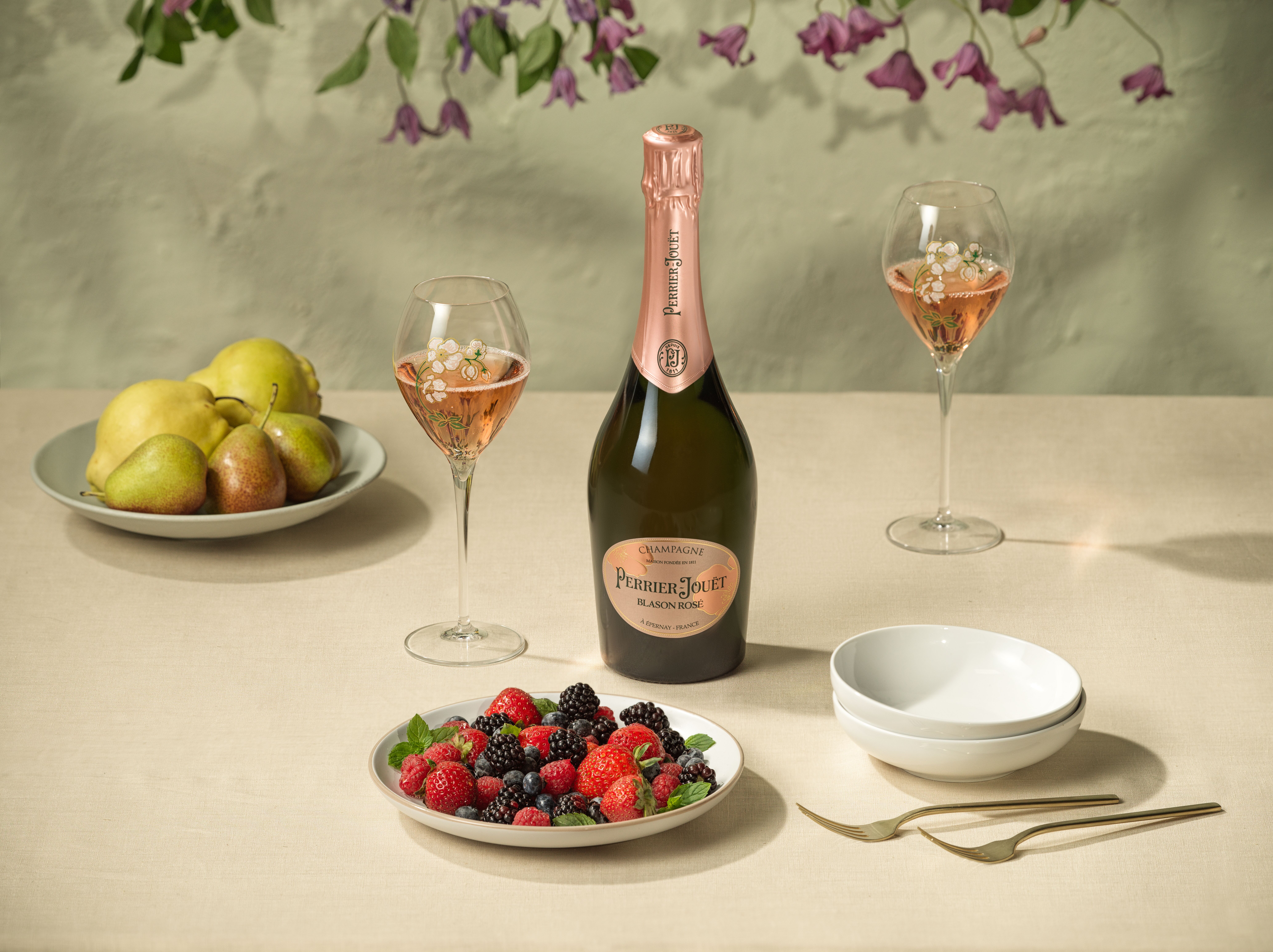 Perrier-Jouët Blason Rosé with strawberries and pears