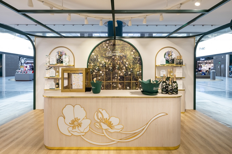 Pop Up Perrier-Jouët at Charles de Gaulle Airport