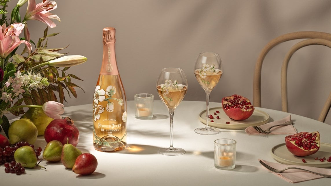 Valentine's table setting with Perrier-Jouët Belle Epoque Rosé