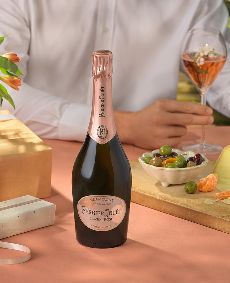 Blason Rosé on a table