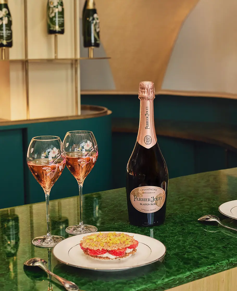 Sesame crisp & strawberries
chamomille cream
