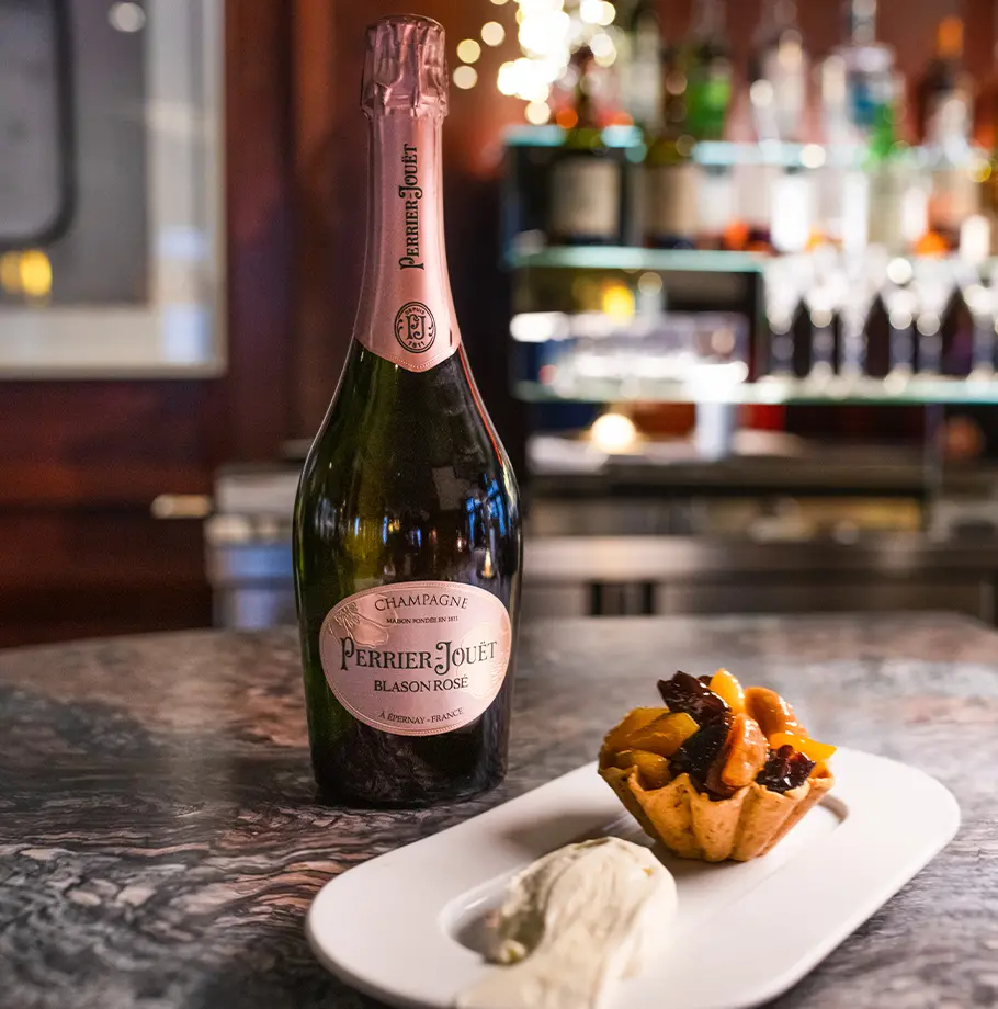 Dried fruit tart by Pierre Gagnaire with Blason Rosé