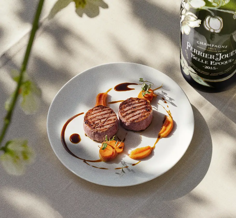 Grilled veal fillet with carrot purée & lemon gel